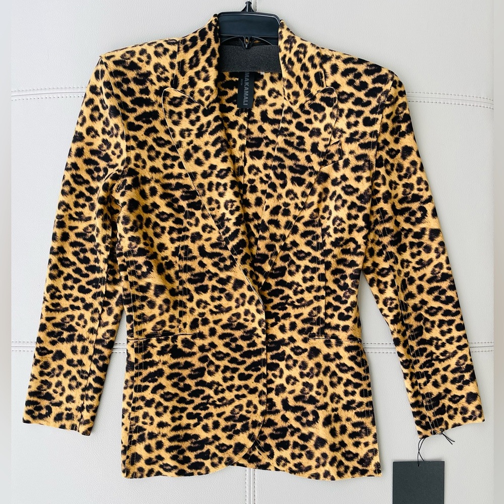 nwt!
norma kamali
single breasted jacket 
in golden leopard
size XS
$425 MSRP